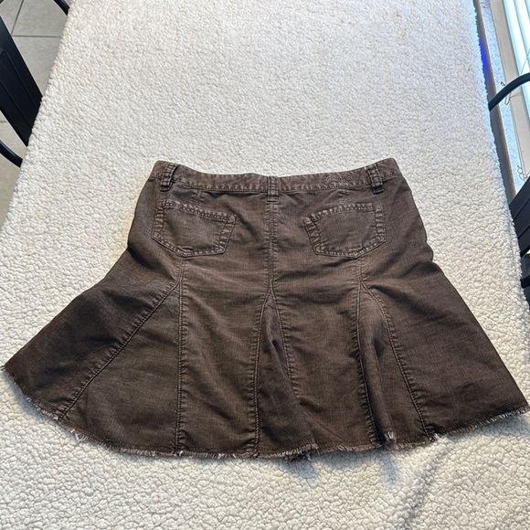 Guess 90’s Brown Tan Mini Fit and Flare Corduroy Skirt - Picture 3 of 3